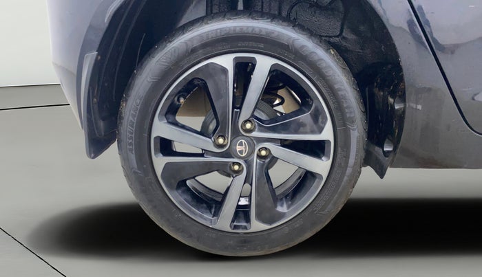 2023 Tata ALTROZ XZA PLUS DARK EDTION, Petrol, Automatic, 22,533 km, Right Rear Wheel