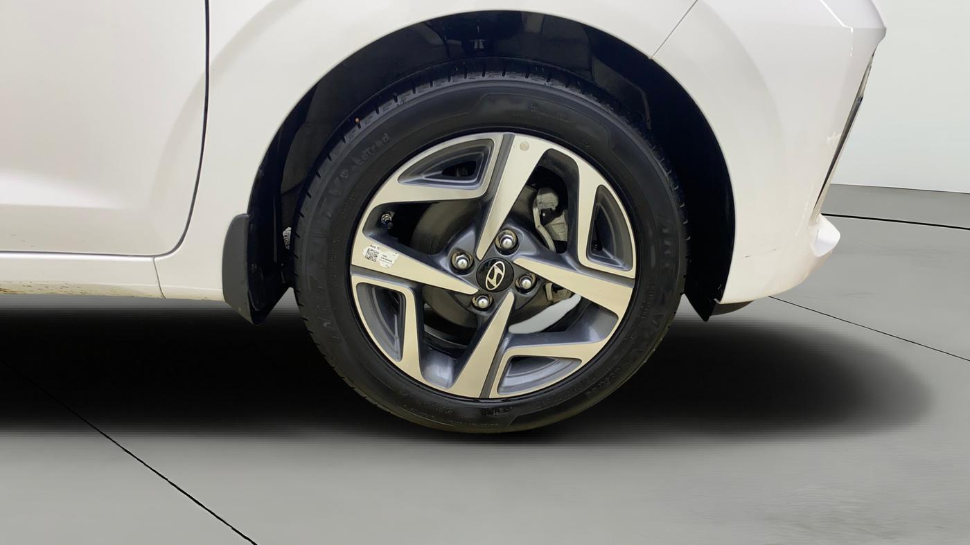 2025 Hyundai AURA SX 1.2 CNG, CNG, Manual, 12,818 km, Right Front Wheel
