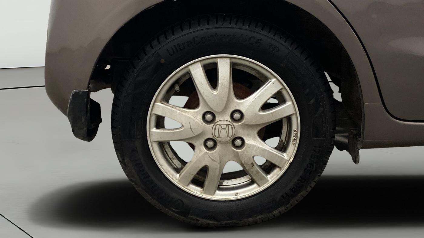 2016 Honda Brio VX AT, Petrol, Automatic, 72,722 km, Right Rear Wheel
