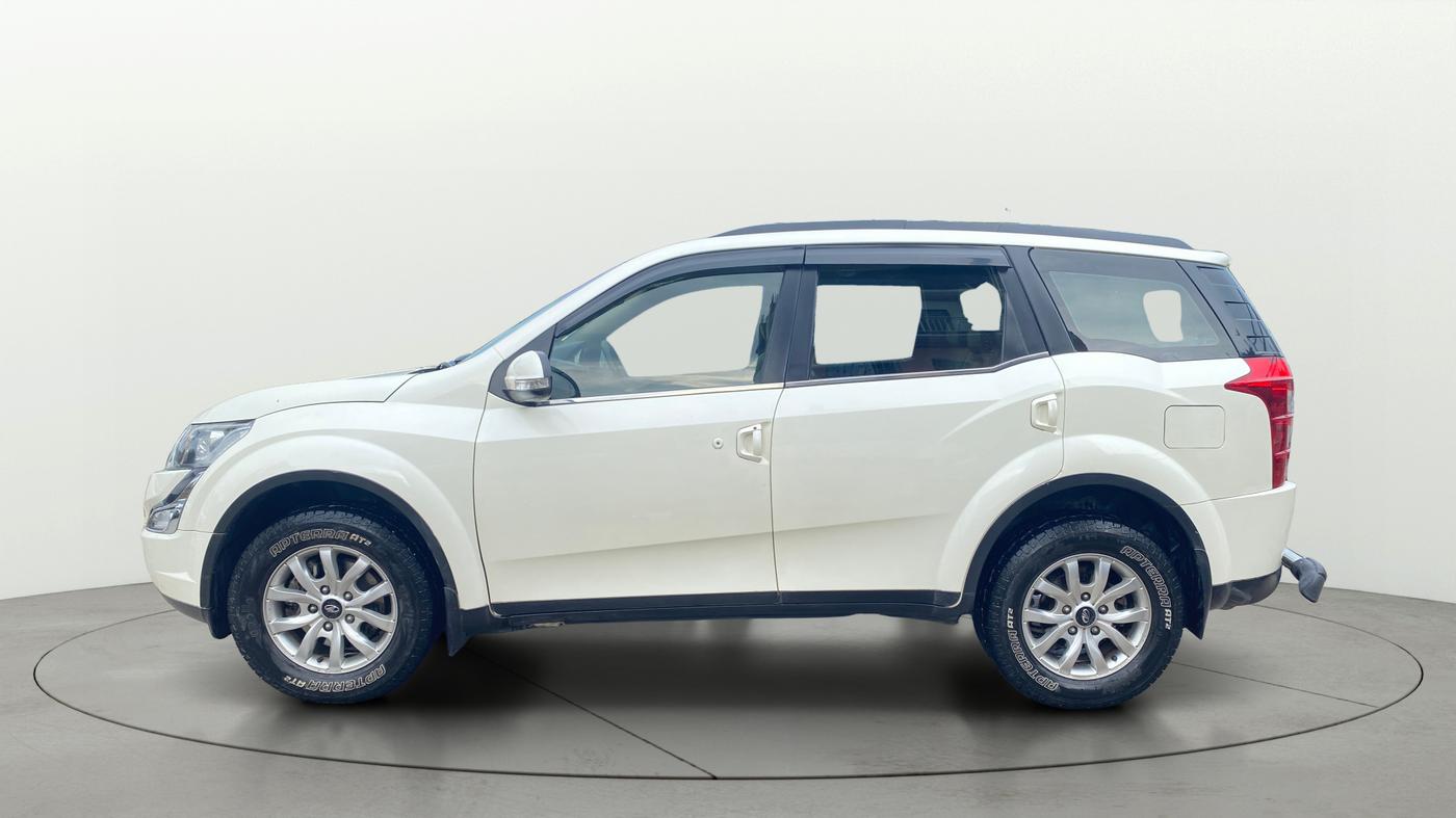 2015 Mahindra XUV500 W10, Diesel, Manual, 77,864 km, Left Side