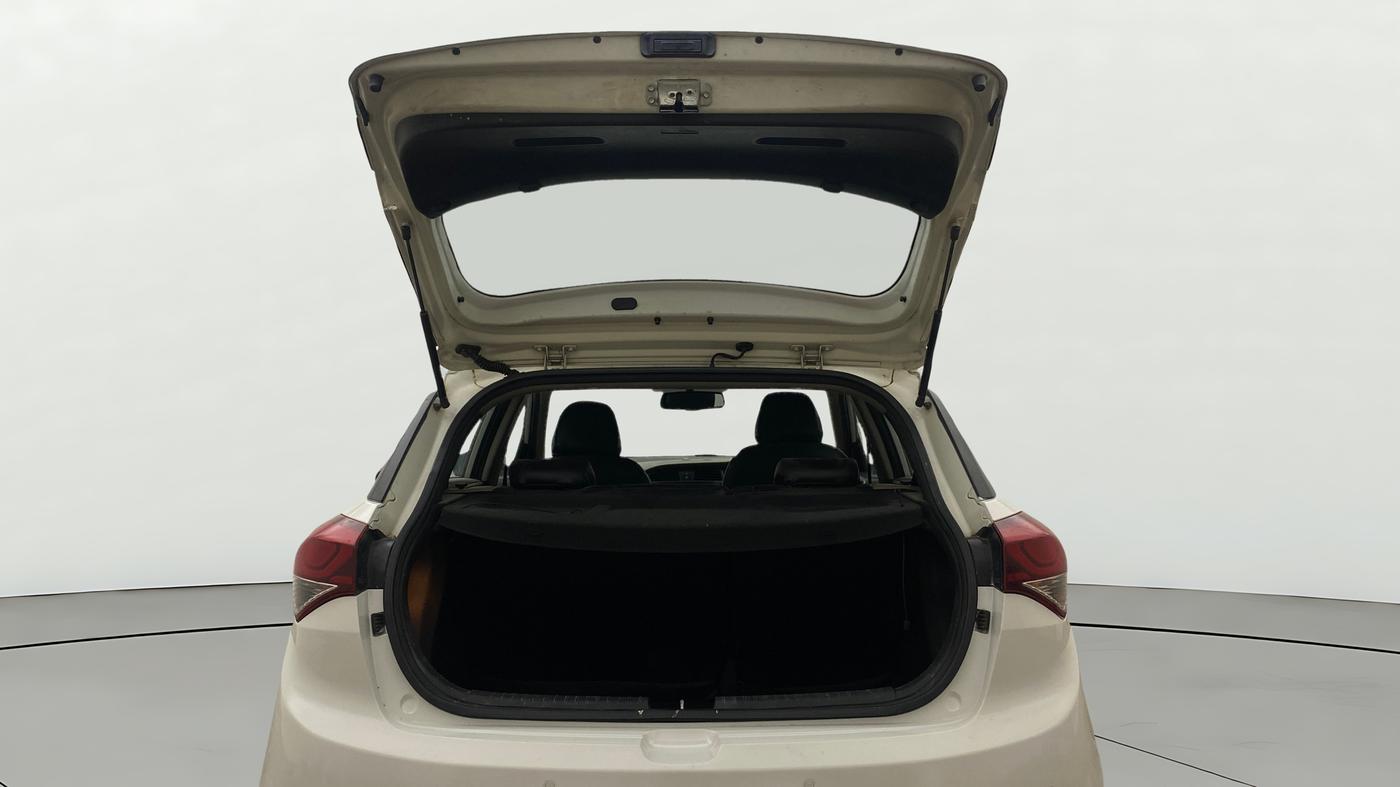 2014 Hyundai Elite i20 ASTA 1.2, Petrol, Manual, 74,697 km, Boot Door Open