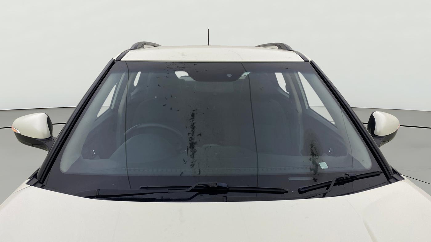 2022 Mahindra XUV300 W8 1.2 PETROL, Petrol, Manual, 62,411 km, Front Windshield