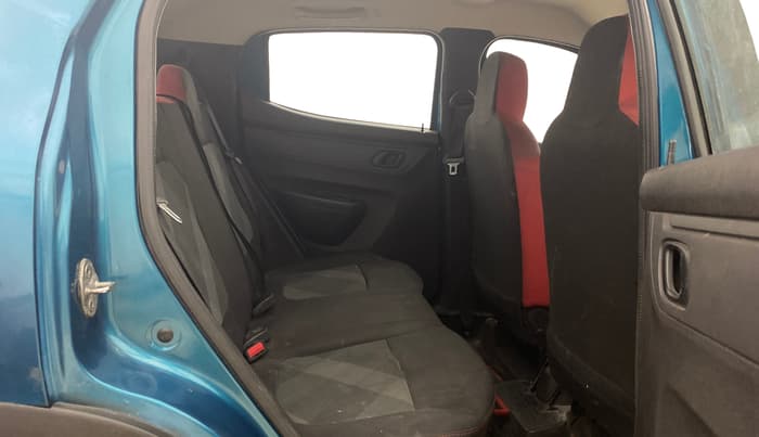 2022 Renault Kwid RXT 1.0 AMT, Petrol, Automatic, 18,693 km, Right Side Rear Door Cabin