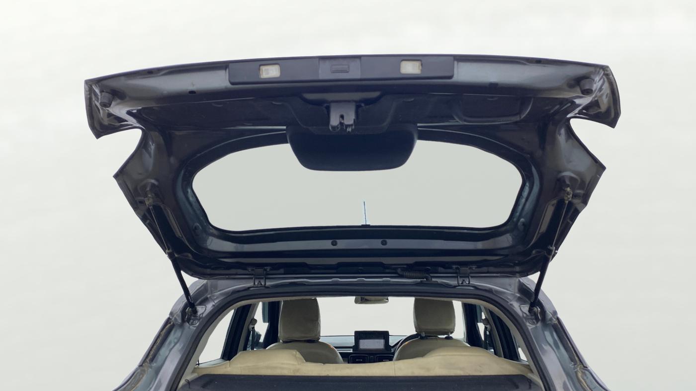 2022 Tata PUNCH ADVENTURE MT, Petrol, Manual, 99,571 km, Boot Door Open