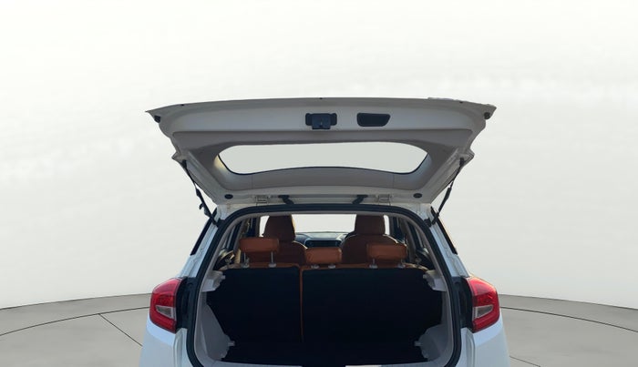 2022 Mahindra XUV300 W8 (O) 1.2 PETROL, Petrol, Manual, 80,884 km, Boot Door Open