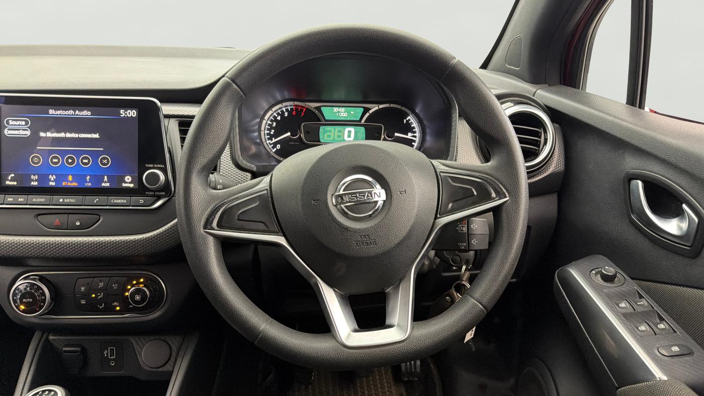 2020 Nissan Kicks XV 1.5, Petrol, Manual, 30,435 km, Steering Wheel Close Up
