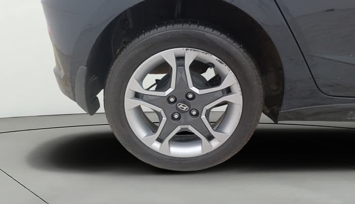 2024 Hyundai NEW I20 Sportz (O) 1.2 IVT, Petrol, Automatic, 9,611 km, Right Rear Wheel