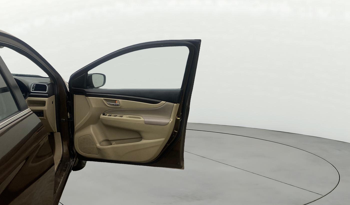 2017 Maruti Ciaz ZDI+ SHVS, Diesel, Manual, 1,04,344 km, RHS Front Door