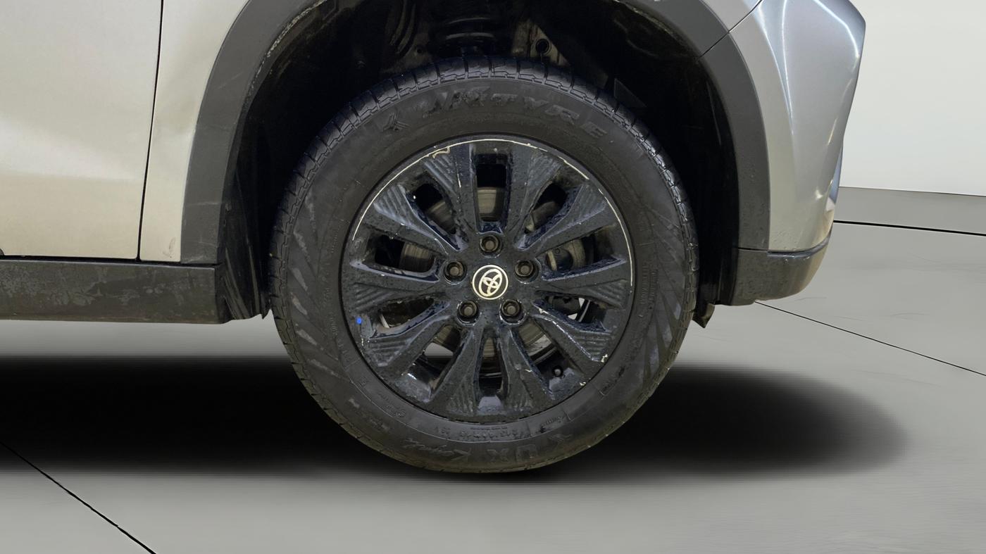 2021 Toyota URBAN CRUISER HIGH GRADE MT, Petrol, Manual, 1,21,932 km, Right Front Wheel