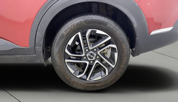 2023 KIA CARENS PRESTIGE PLUS 1.5 PETROL DCT 7 STR, Petrol, Automatic, 4,955 km, Left Rear Wheel