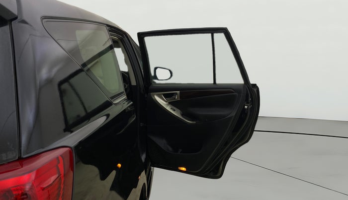 2016 Toyota Innova Crysta 2.8 ZX AT 7 STR, Diesel, Automatic, 1,25,744 km, RHS Rear Door