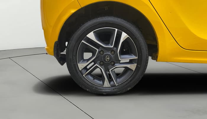 2020 Tata Tiago XZ PLUS PETROL, Petrol, Manual, 34,430 km, Right Rear Wheel