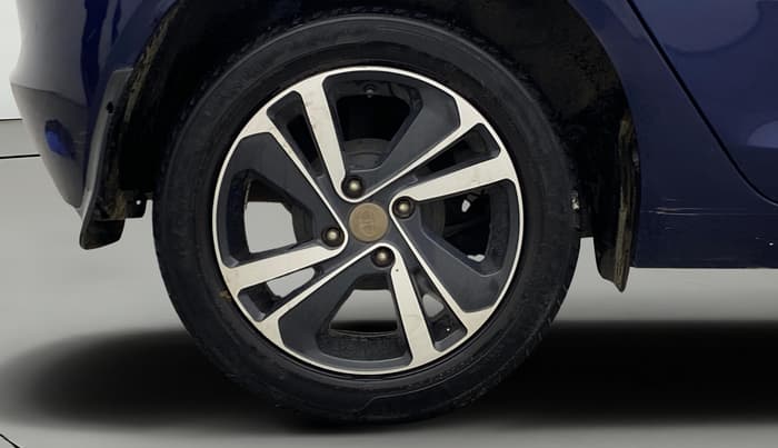 2022 Tata ALTROZ XZ PETROL, Petrol, Manual, 60,525 km, Right Rear Wheel