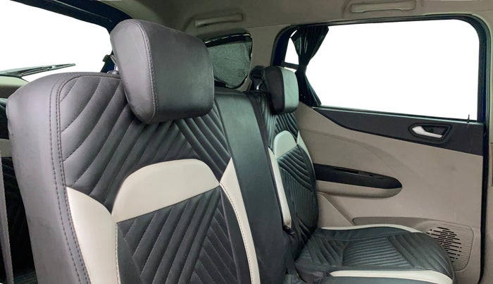 2019 Renault TRIBER RXZ, Petrol, Manual, 56,778 km, Right Side Rear Door Cabin