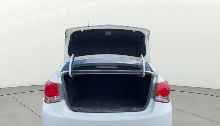 2017 Chevrolet Cruze LTZ, Diesel, Manual, 86,041 km, Boot Door Open