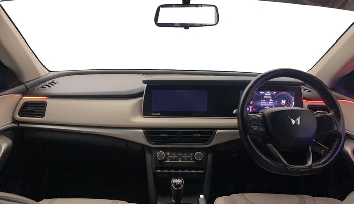 2022 Mahindra XUV700 AX 3 D MT 7 STR, Diesel, Manual, 1,31,555 km, Dashboard