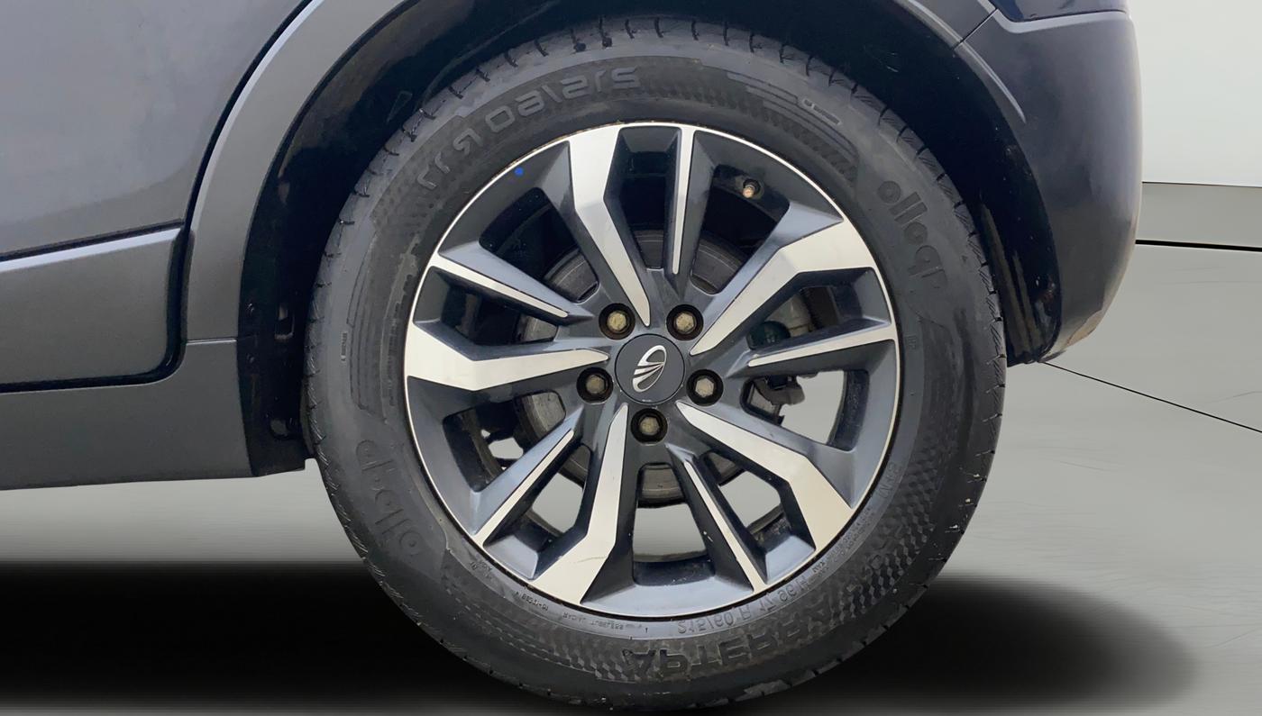 2019 Mahindra XUV300 W8 (O) 1.5 DIESEL, Diesel, Manual, 66,337 km, Left Rear Wheel