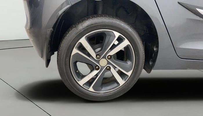 2021 Tata ALTROZ XZ DIESEL, Diesel, Manual, 98,464 km, Right Rear Wheel