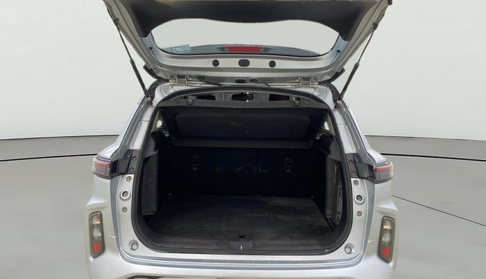 2022 Maruti Grand Vitara ALPHA SMART HYBRID ALLGRIP DUAL TONE, Petrol, Manual, 46,462 km, Boot Open Zoomed View