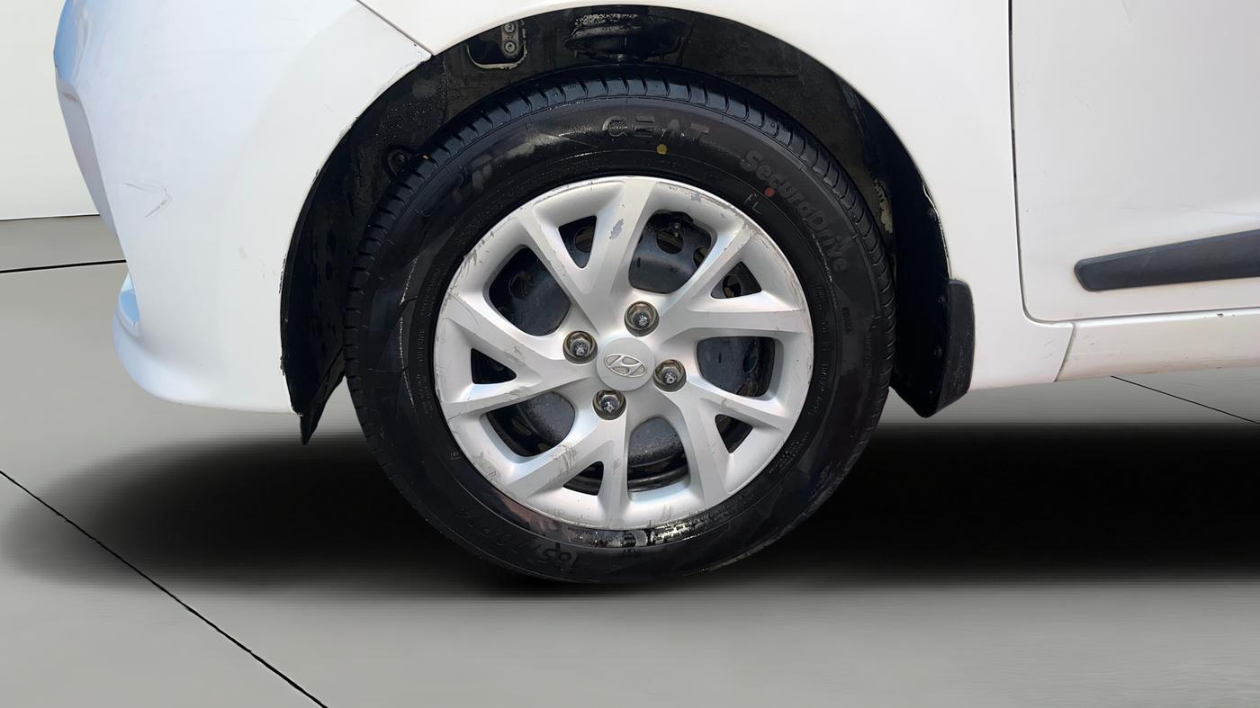 2018 Hyundai Grand i10 MAGNA 1.2 KAPPA VTVT, Petrol, Manual, 1,10,034 km, Left Front Wheel