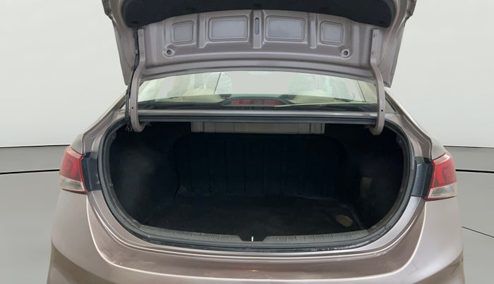 2017 Hyundai Verna 1.6 VTVT SX, Petrol, Manual, 73,291 km, Boot Open Zoomed View