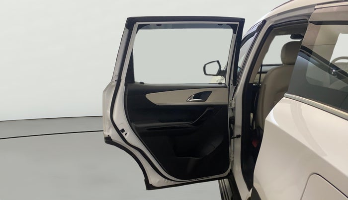 2023 Mahindra XUV700 AX 7 LUXURY D AWD AT 7 STR, Diesel, Automatic, 76,365 km, LHS Rear Door