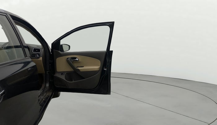 2017 Volkswagen Vento HIGHLINE PETROL AT, Petrol, Automatic, 50,303 km, RHS Front Door