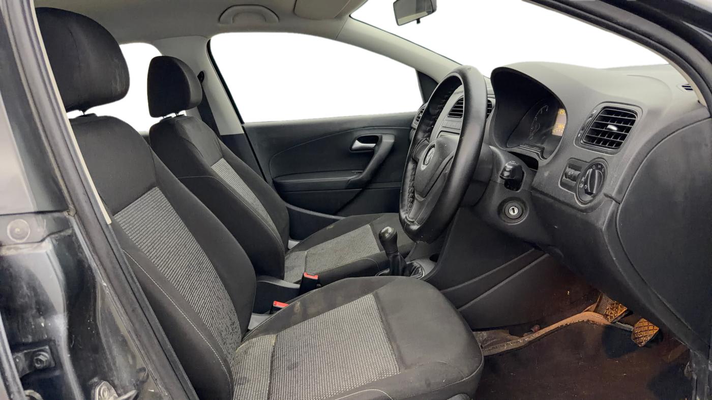 2016 Volkswagen Polo COMFORTLINE 1.2L, Petrol, Manual, 68,818 km, Right Side Front Door Cabin