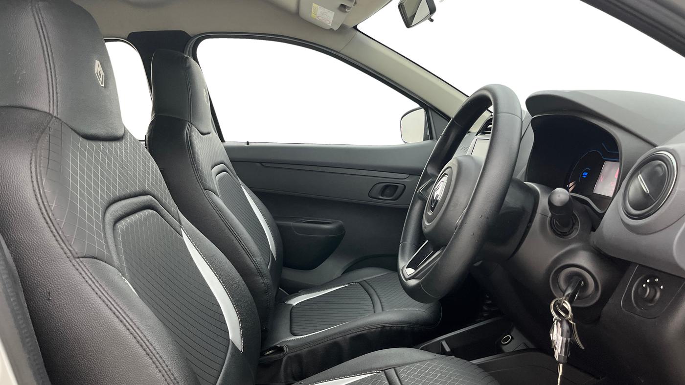 2022 Renault Kwid RXT 1.0 AMT (O), Petrol, Automatic, 26,843 km, Right Side Front Door Cabin