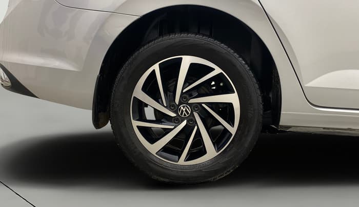2022 Volkswagen VIRTUS TOPLINE TSI 1.0 AT, Petrol, Automatic, 87,598 km, Right Rear Wheel