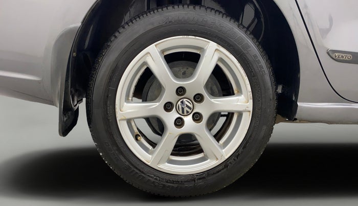 2013 Volkswagen Vento HIGHLINE 1.6 MPI, Petrol, Manual, 71,158 km, Right Rear Wheel