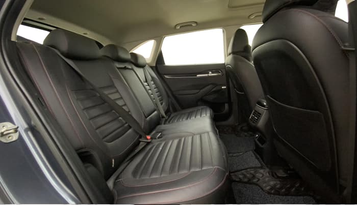 2022 KIA SELTOS GTX PLUS DCT 1.4 PETROL, Petrol, Automatic, 49,898 km, Right Side Rear Door Cabin