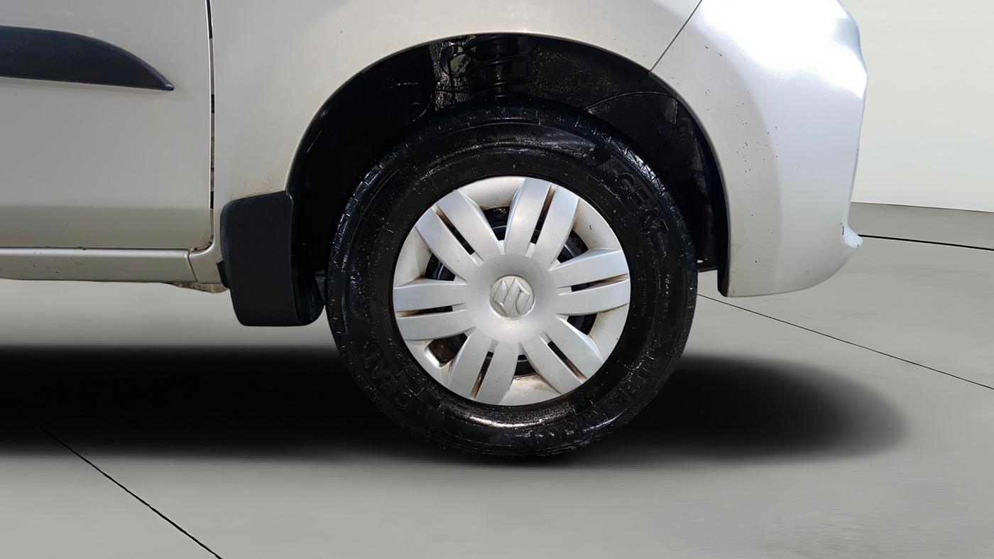 2022 Maruti Alto LXI O, Petrol, Manual, 7,845 km, Right Front Wheel