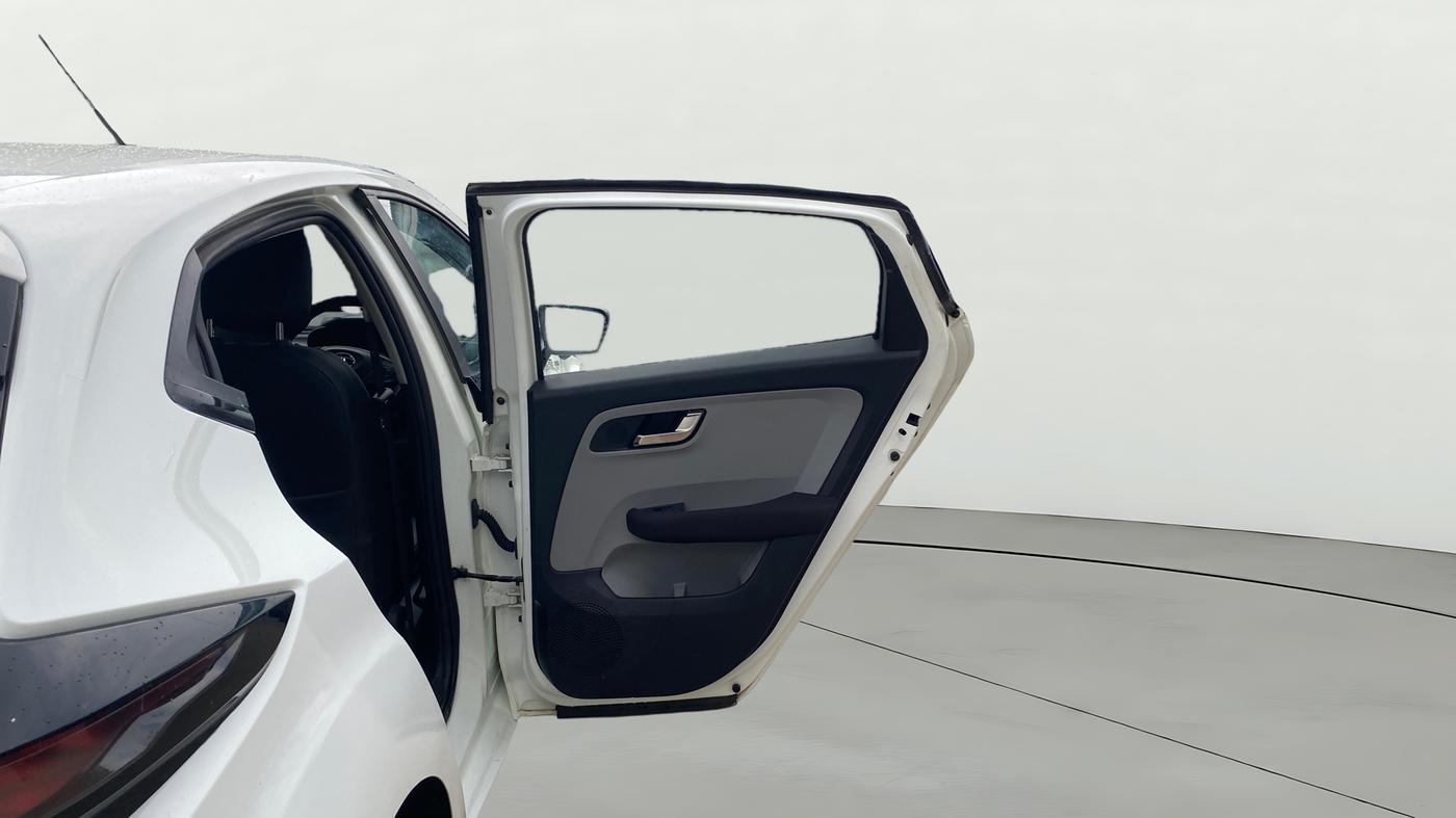 2020 Tata ALTROZ XZ PETROL, Petrol, Manual, 52,861 km, RHS Rear Door