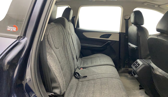 2022 Mahindra XUV700 AX 5 D MT 7 STR, Diesel, Manual, 49,147 km, Right Side Rear Door Cabin