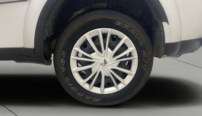 2017 Mahindra XUV500 W6 1.99, Diesel, Manual, 63,827 km, Left Rear Wheel