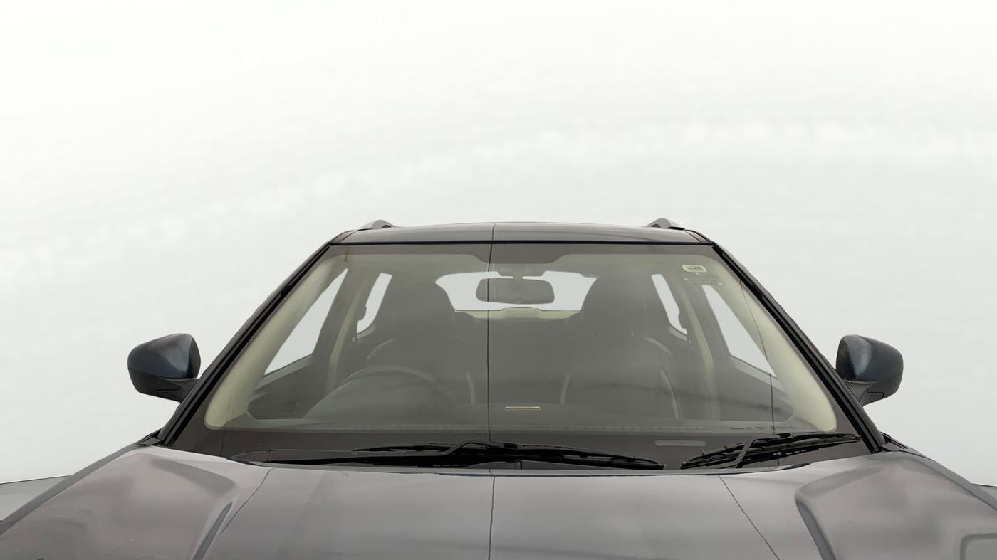 2022 Mahindra XUV300 W4 1.2 PETROL, Petrol, Manual, 91,761 km, Front Windshield