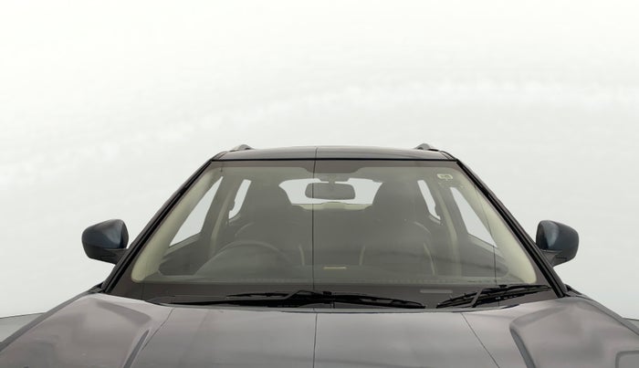 2022 Mahindra XUV300 W4 1.2 PETROL, Petrol, Manual, 91,761 km, Front Windshield