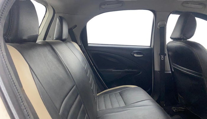 2014 Toyota Etios CROSS 1.4 VD, Diesel, Manual, 1,27,222 km, Right Side Rear Door Cabin