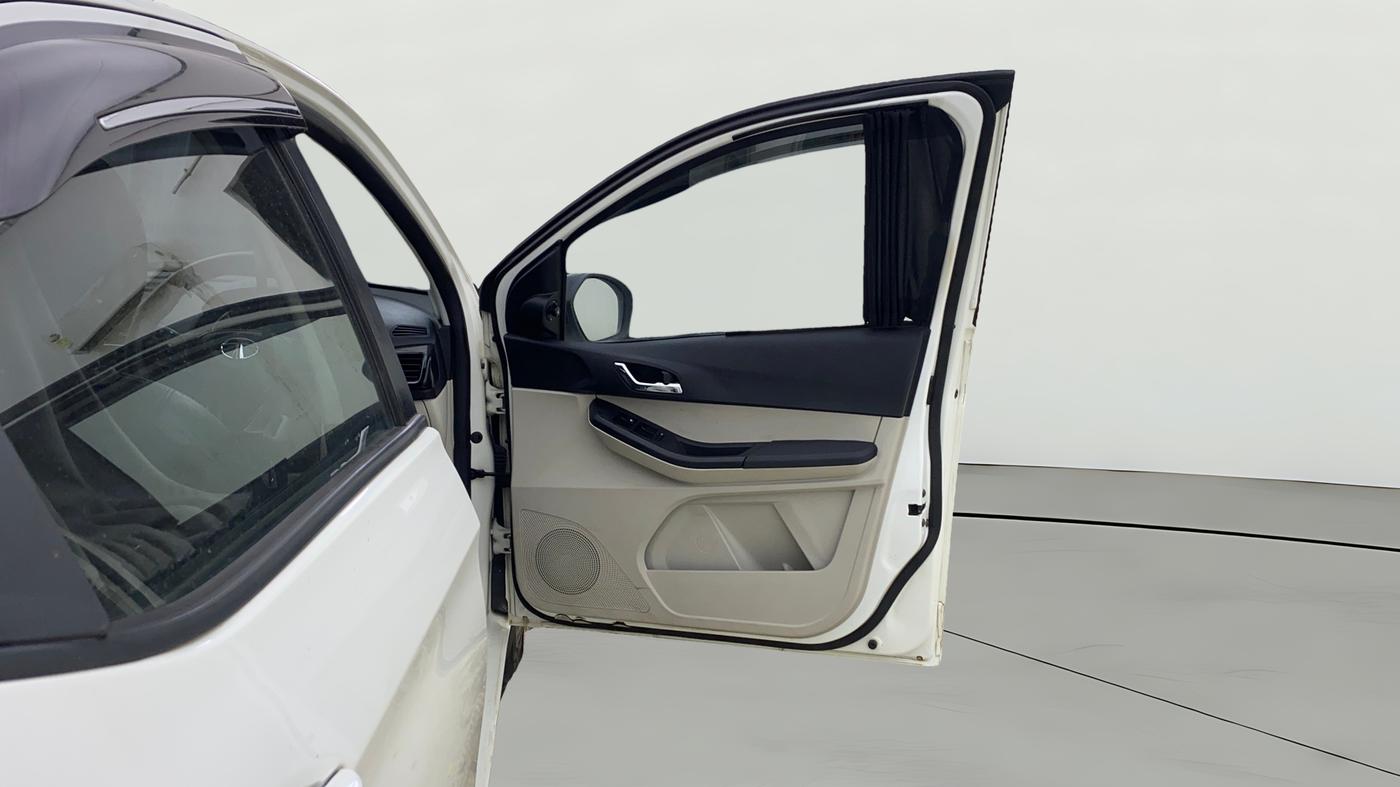 2023 Tata Tiago XZ PLUS CNG, CNG, Manual, 17,118 km, RHS Front Door
