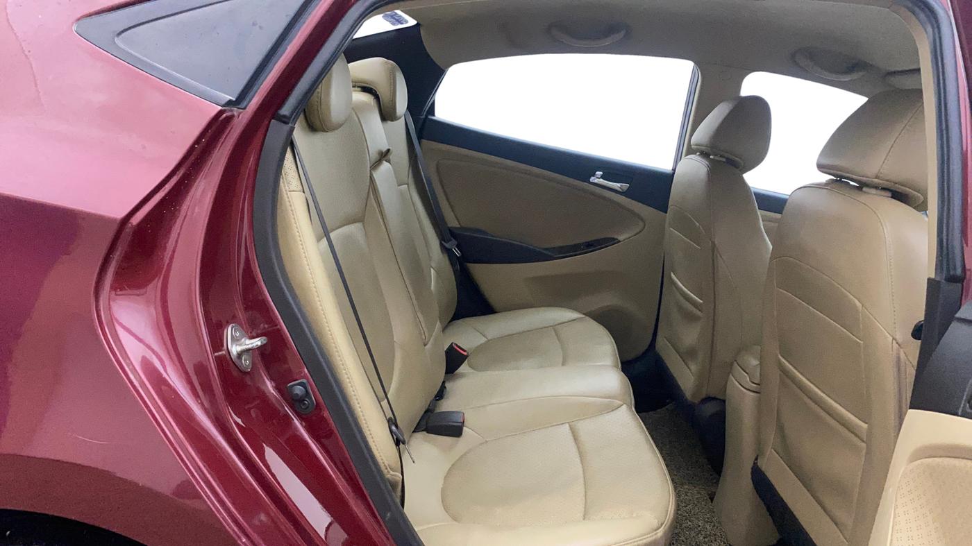 2013 Hyundai Verna FLUIDIC 1.6 VTVT SX, Petrol, Manual, 52,089 km, Right Side Rear Door Cabin