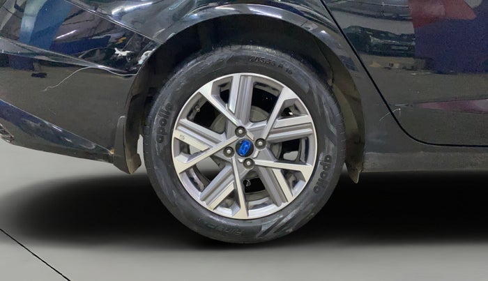 2023 Hyundai Verna SX (O) 1.5 MPI MT, Petrol, Manual, 33,081 km, Right Rear Wheel