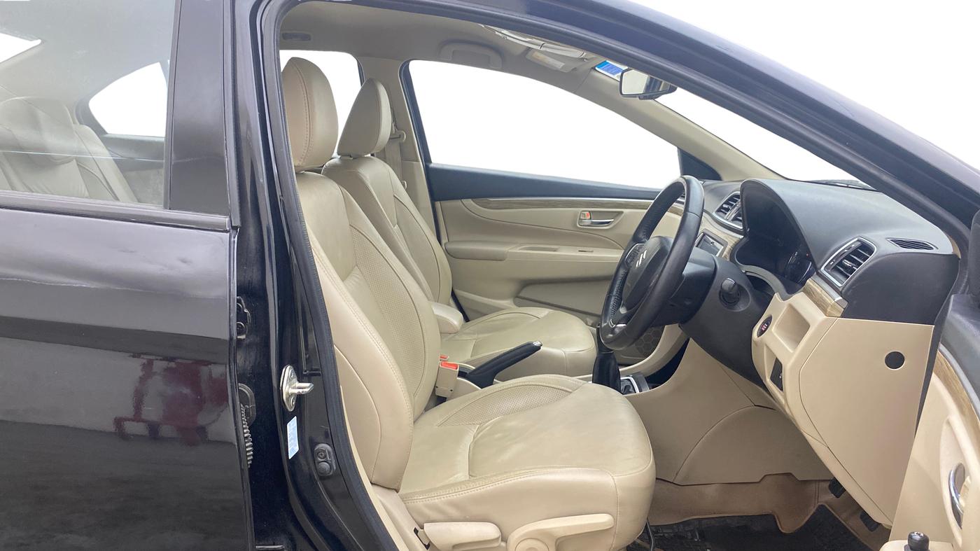2020 Maruti Ciaz ALPHA 1.5 SHVS PETROL, Petrol, Manual, 64,231 km, Right Side Front Door Cabin