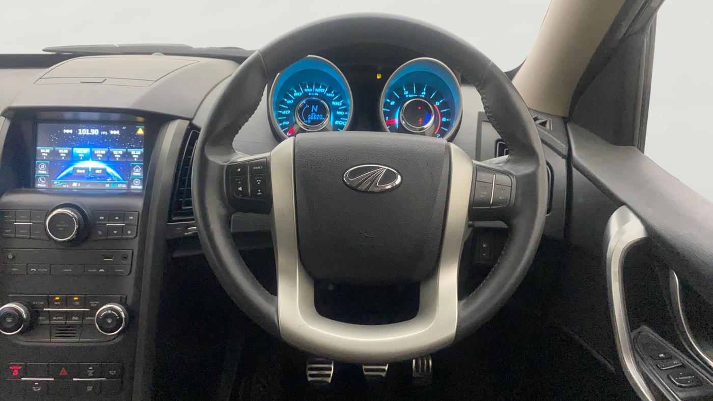 2018 Mahindra XUV500 W10, Diesel, Manual, 55,972 km, Steering Wheel Close Up