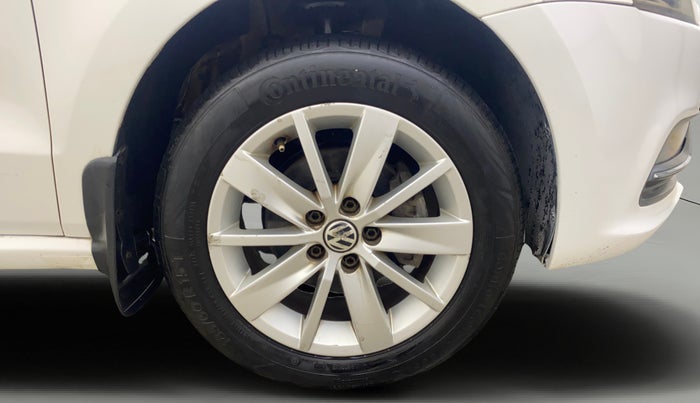 2015 Volkswagen Polo HIGHLINE1.2L, Petrol, Manual, 60,926 km, Right Front Wheel