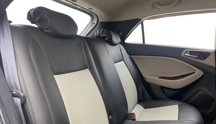 2016 Hyundai Elite i20 ASTA 1.2 (O), Petrol, Manual, 28,094 km, Right Side Rear Door Cabin