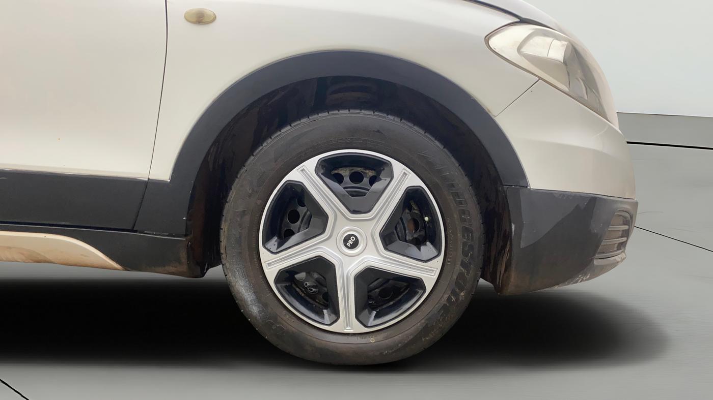 2017 Maruti S Cross DELTA 1.3, Diesel, Manual, 1,32,347 km, Right Front Wheel