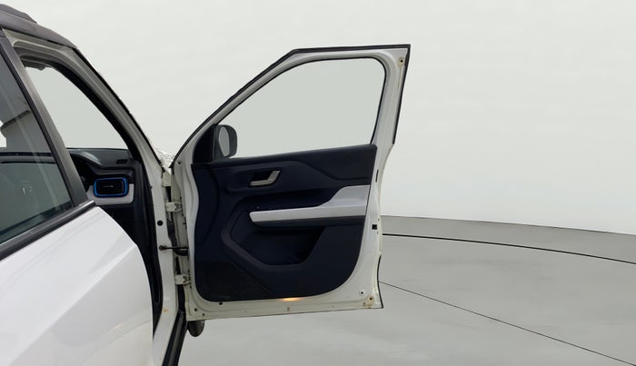 2023 Tata PUNCH CREATIVE  AMT, Petrol, Automatic, 27,582 km, RHS Front Door