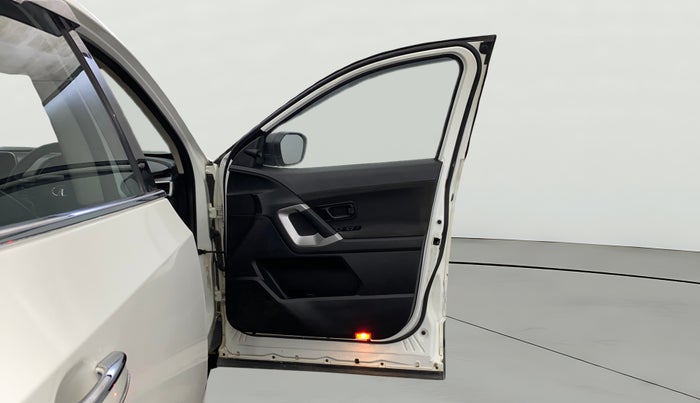 2022 Tata Harrier XM 2.0L KRYOTEC, Diesel, Manual, 38,886 km, RHS Front Door