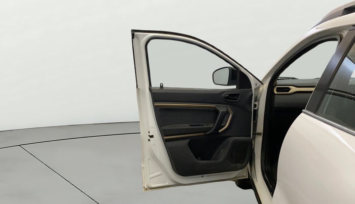 2022 Renault Kiger RXT MT, CNG, Manual, 53,678 km, LHS Front Door